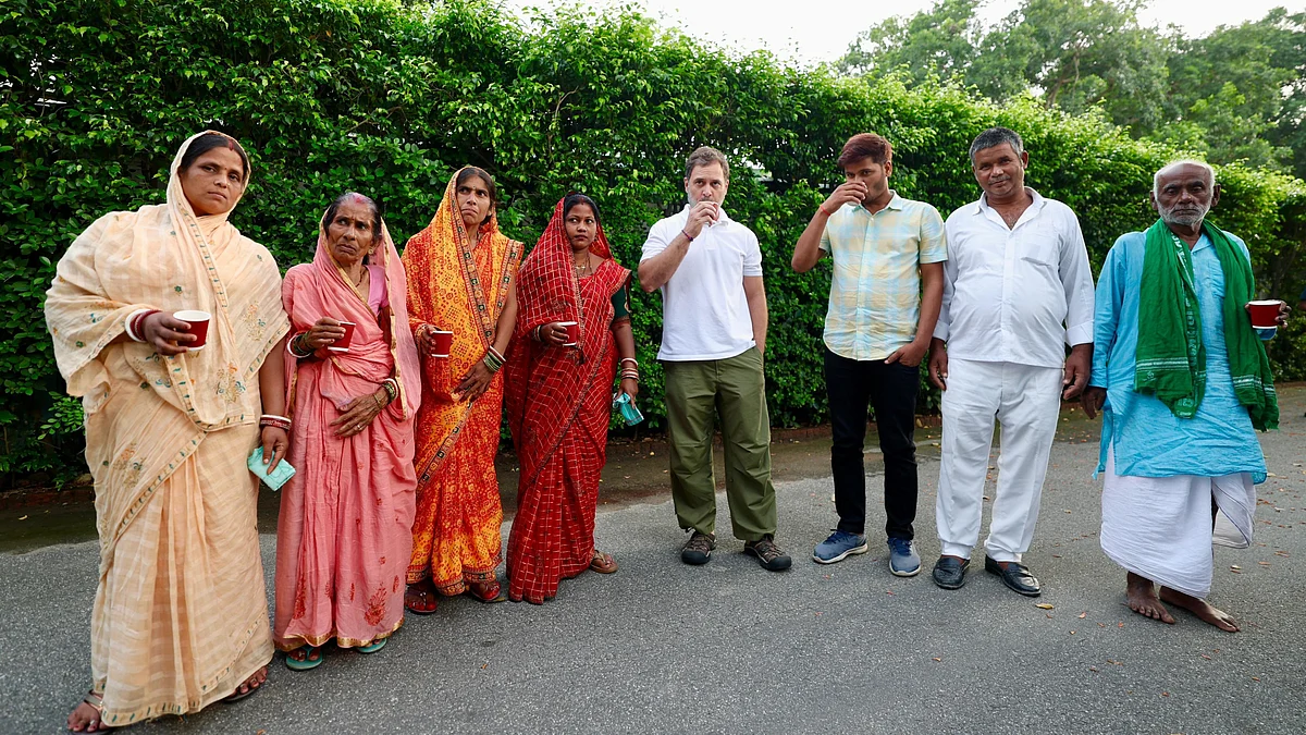 Dead men (and women) sipping — tea with Rahul Gandhi