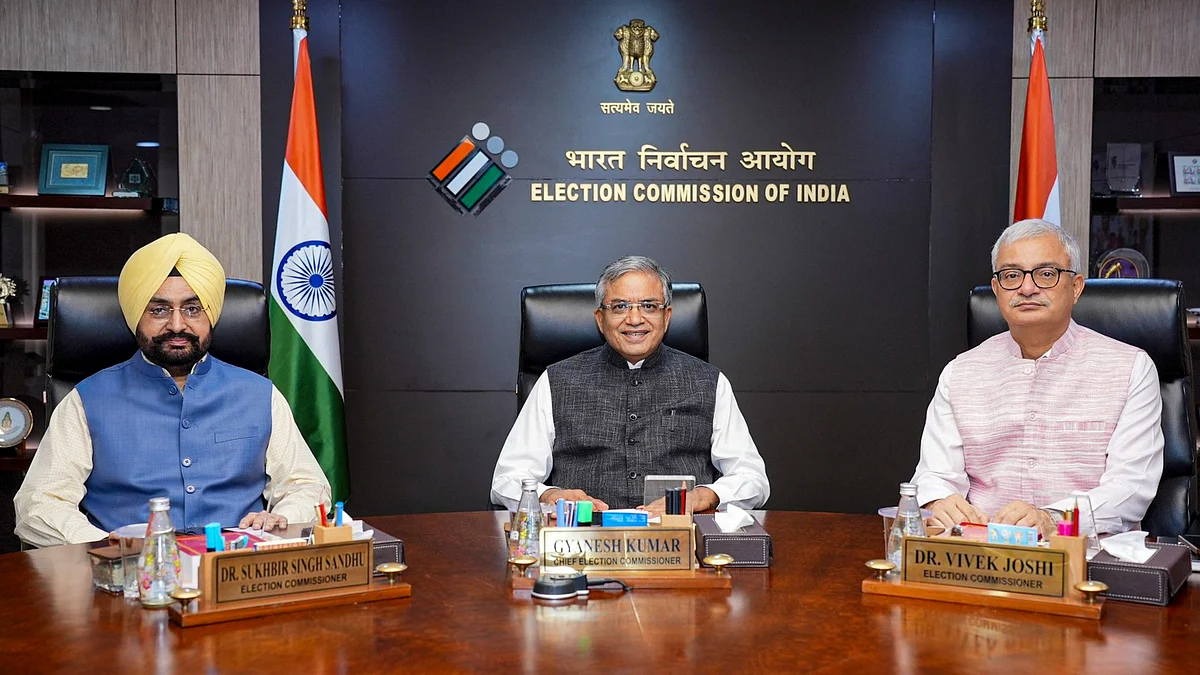 CEC Gyanesh Kumar (C), and ECs Sukhbir Singh Sandhu (L) and Vivek Joshi