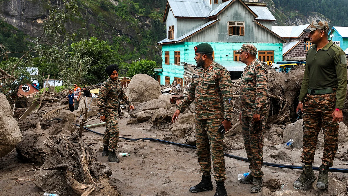 Rescue operation is on at Chisoti village in J&K's Kishtwar district, 16 Aug 2025 (photo: PTI)
