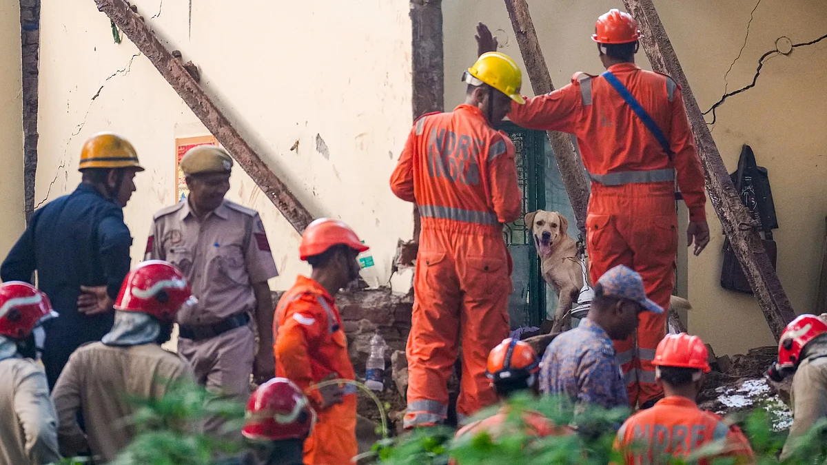 NDRF personnel carry out rescue operation near Humayun's Tomb in Delhi on 15 August