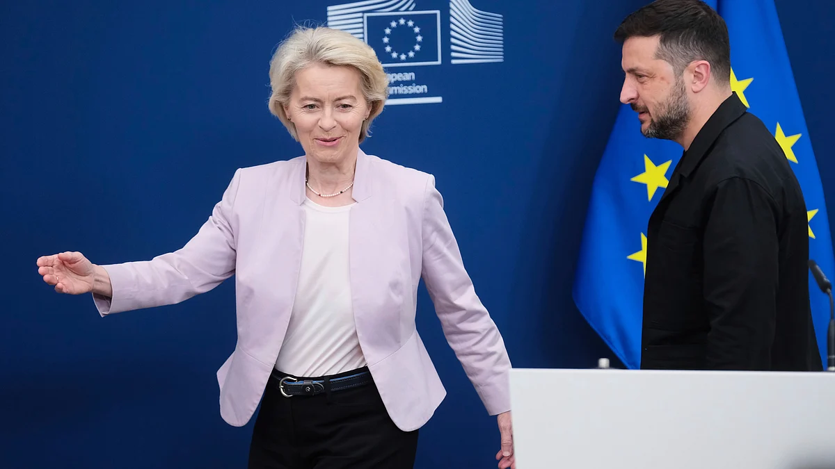 European Commission president Ursula von der Leyen with Ukraine's Volodymyr Zelenskyy in Brussels