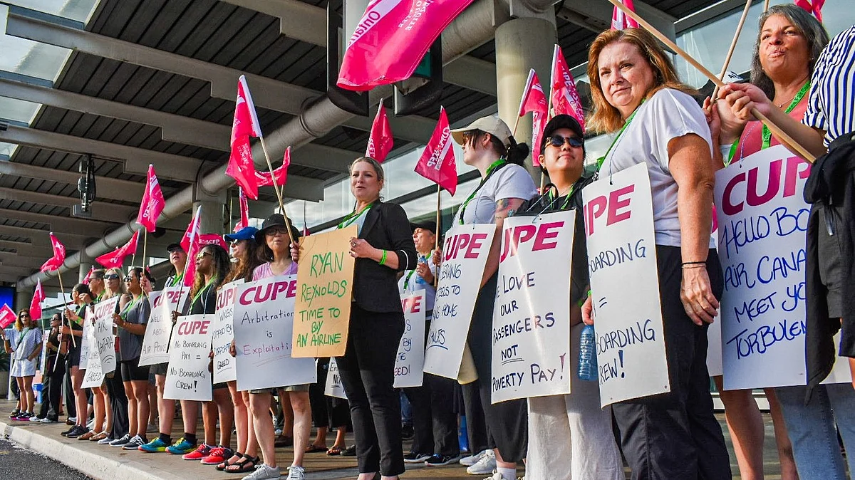 Air Canada staff protest (photo courtesy: @KrisnaS85/X)