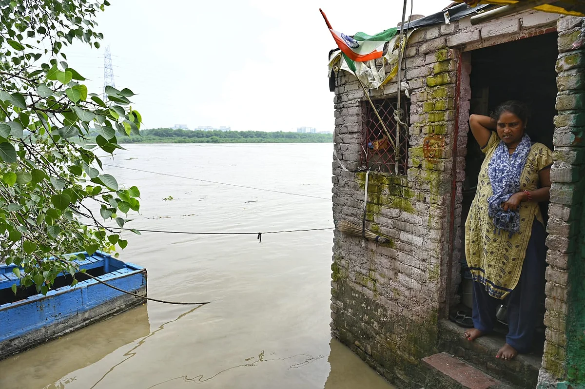 Yamuna visits home, lucky residents of the floodplains don't even need to cross the street