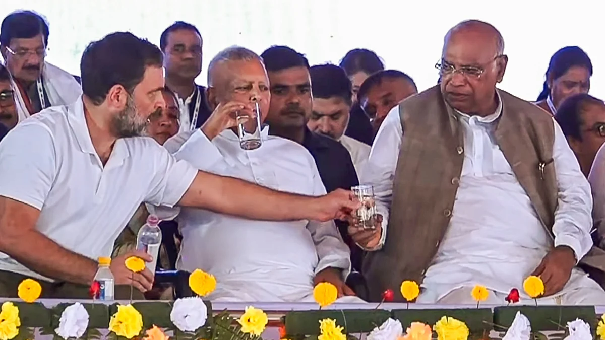 Lalu Prasad Yadav with Rahul Gandhi and Mallikarjun Kharge in Sasaram