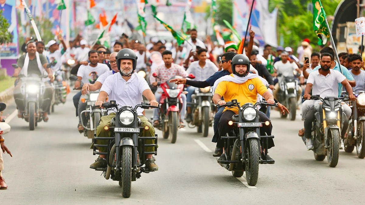 Rahul Gandhi and Tejashwi Yadav on their motorbikes
