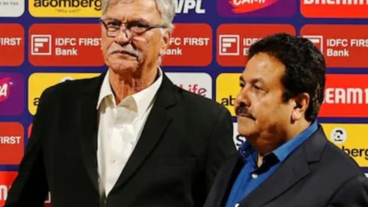 Roger Binny (left) has stepped down as BCCI president with Rajeev Shukla stepping in as interim chief.