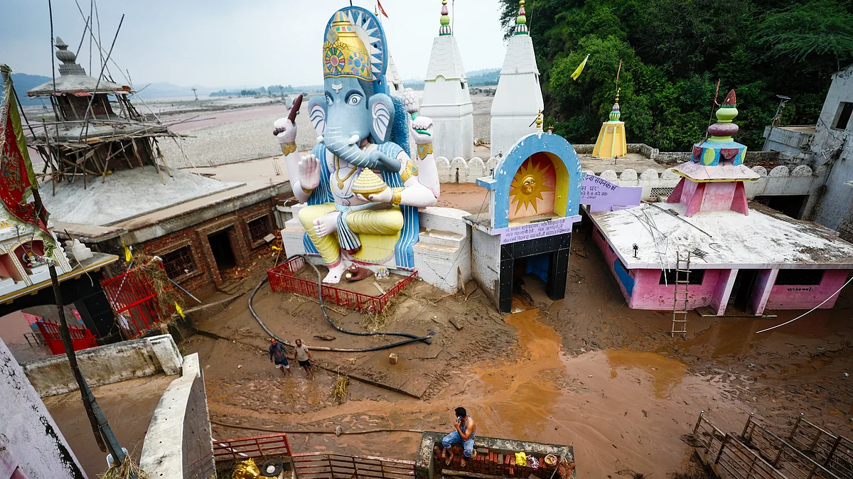 Katra administration orders evacuation of all pilgrims from hotels and dharamshalas