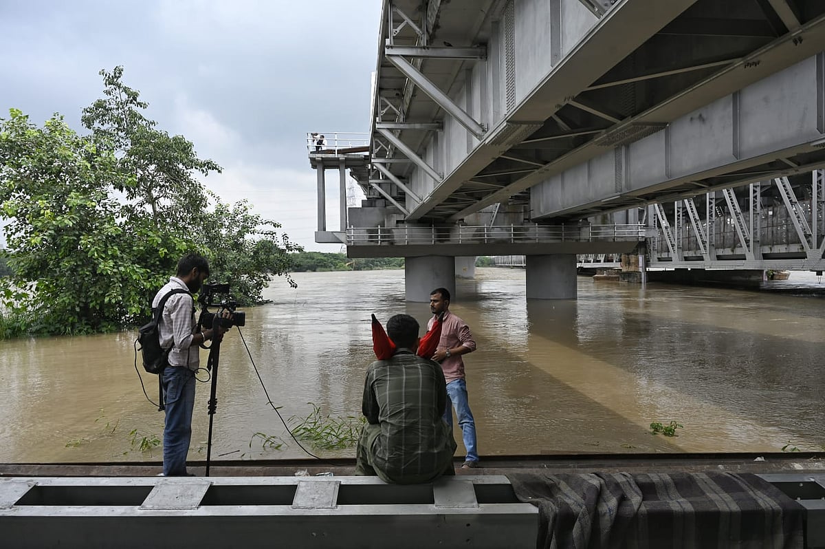 Delhi floods: Deluge as Yamuna displaces families, submerges fields