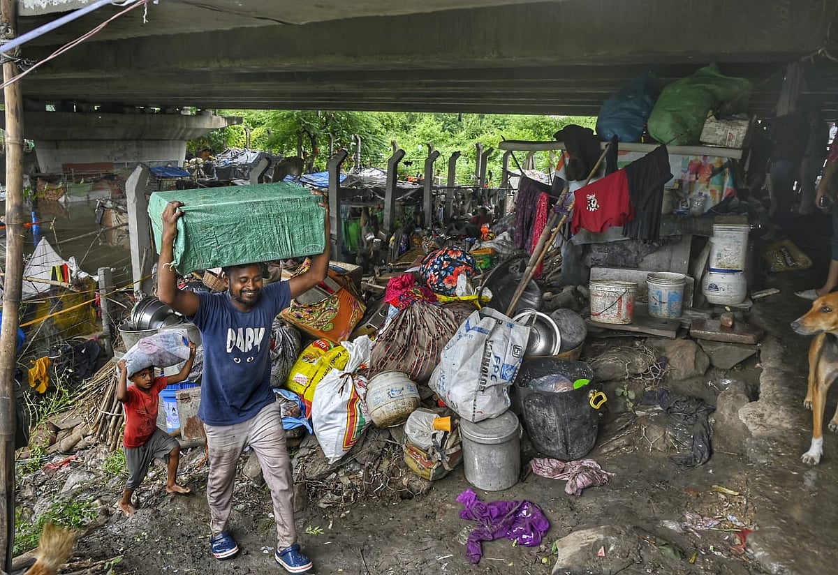 Delhi floods: Deluge as Yamuna displaces families, submerges fields