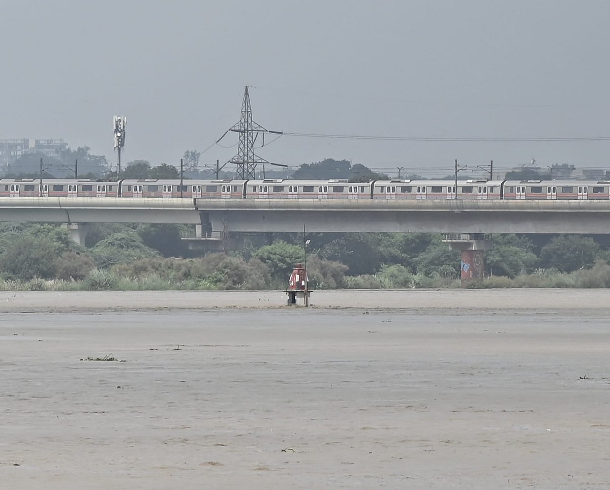 Delhi floods: Deluge as Yamuna displaces families, submerges fields