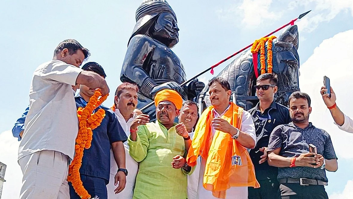 BJP MP Rajiv Pratap Rudy (third from right)