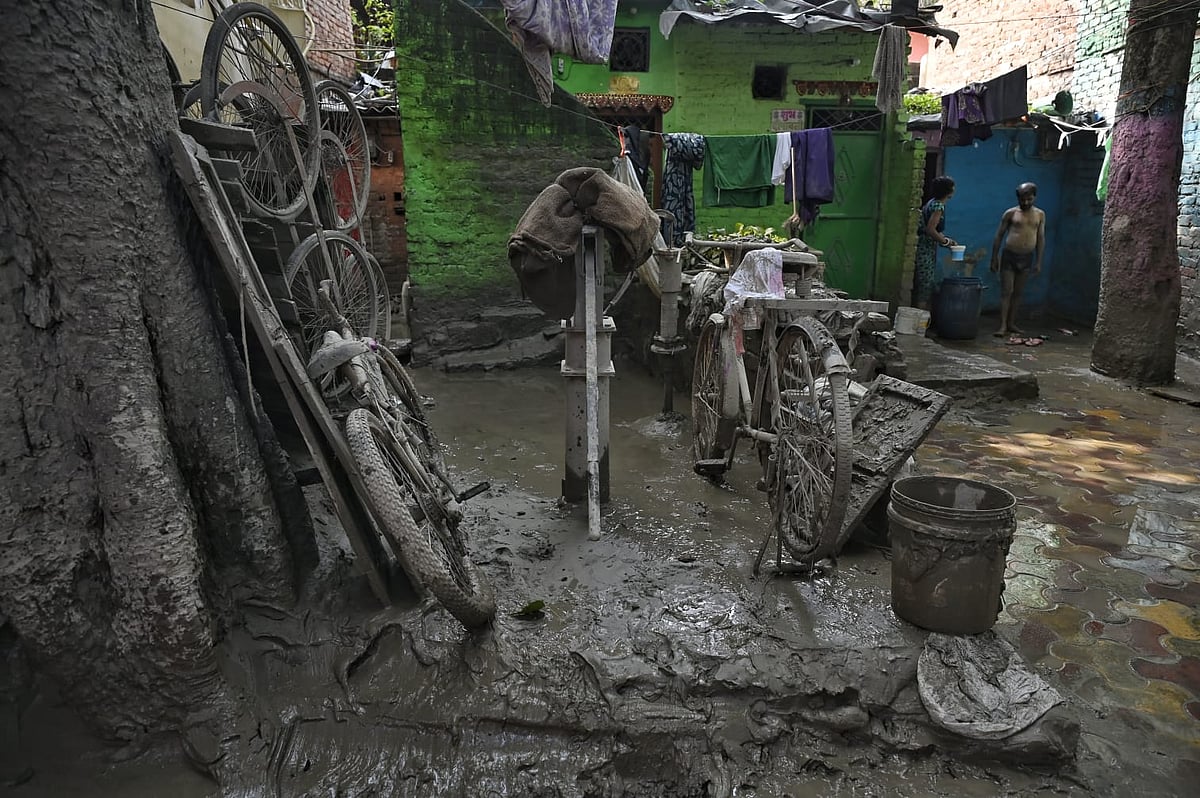 After Yamuna floods, drying homes and clearing silt big challenge for Delhi folks