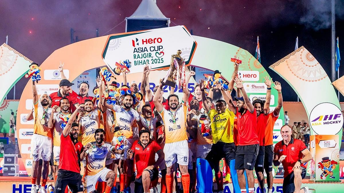 Captain Harmanpreet Singh with jubilant teammates after regaining the Asia Cup
