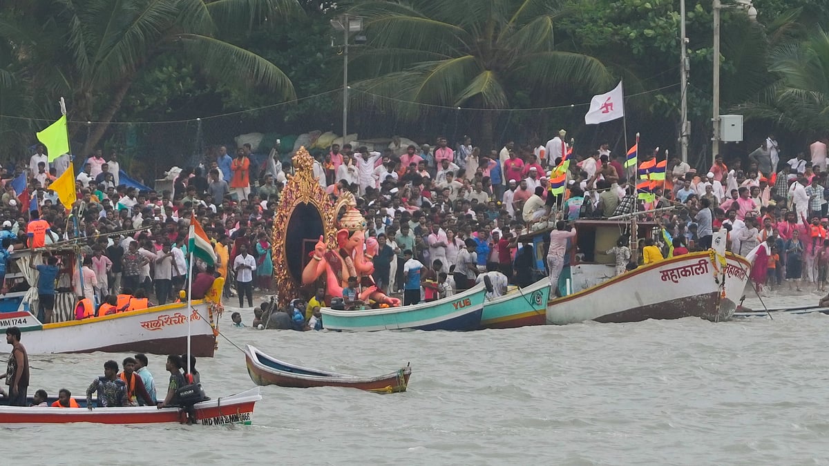 Ganesh immersion underway in Mumbai