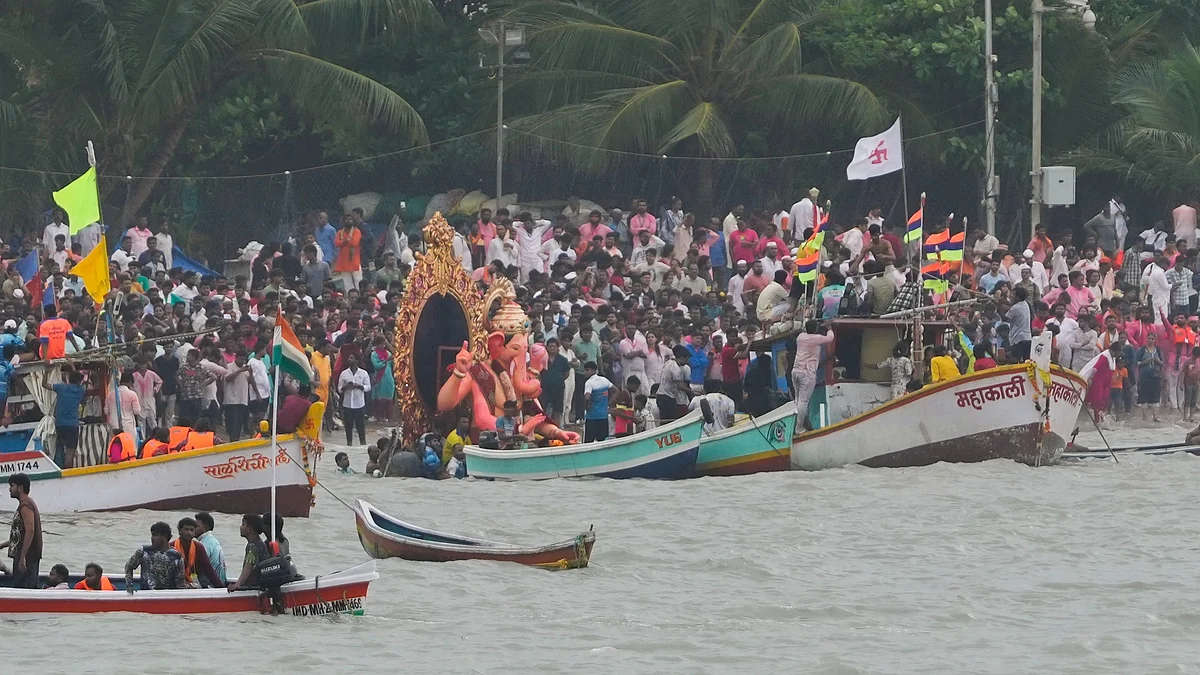 Ganesh immersion underway in Mumbai