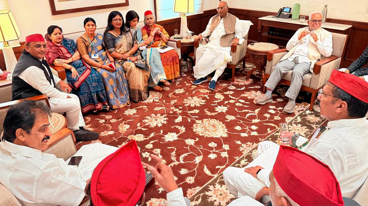 Opposition leaders rally behind B. Sudershan Reddy amid vice-presidential poll voting