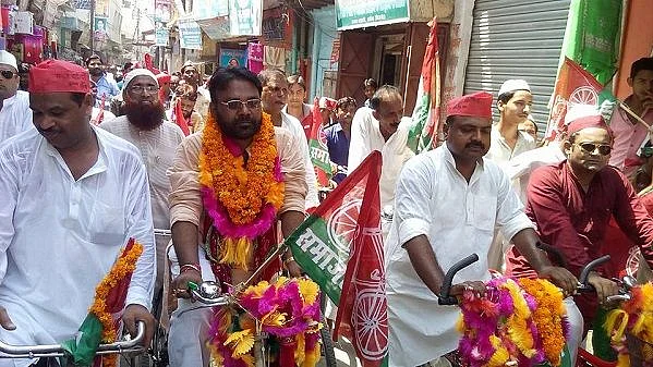 MLA Manoj Paras out campaigning