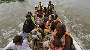 Rescue workers evacuate villagers in Multan district