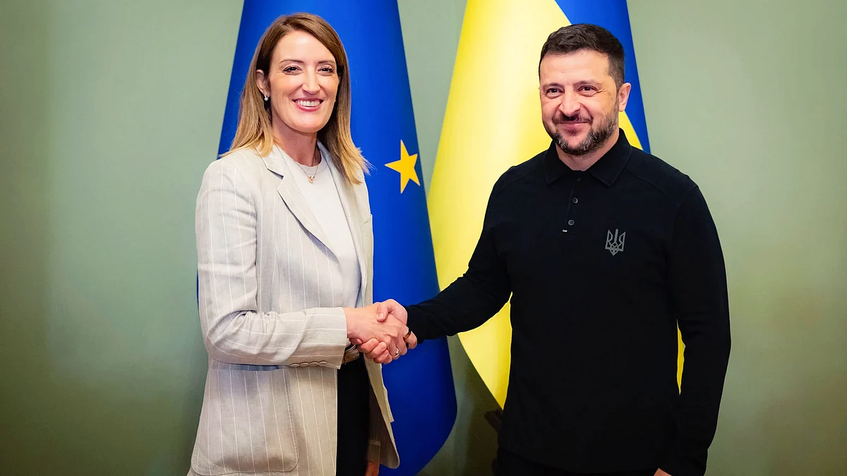 Volodymyr Zelenskyy with European Parliament President Roberta Metsola