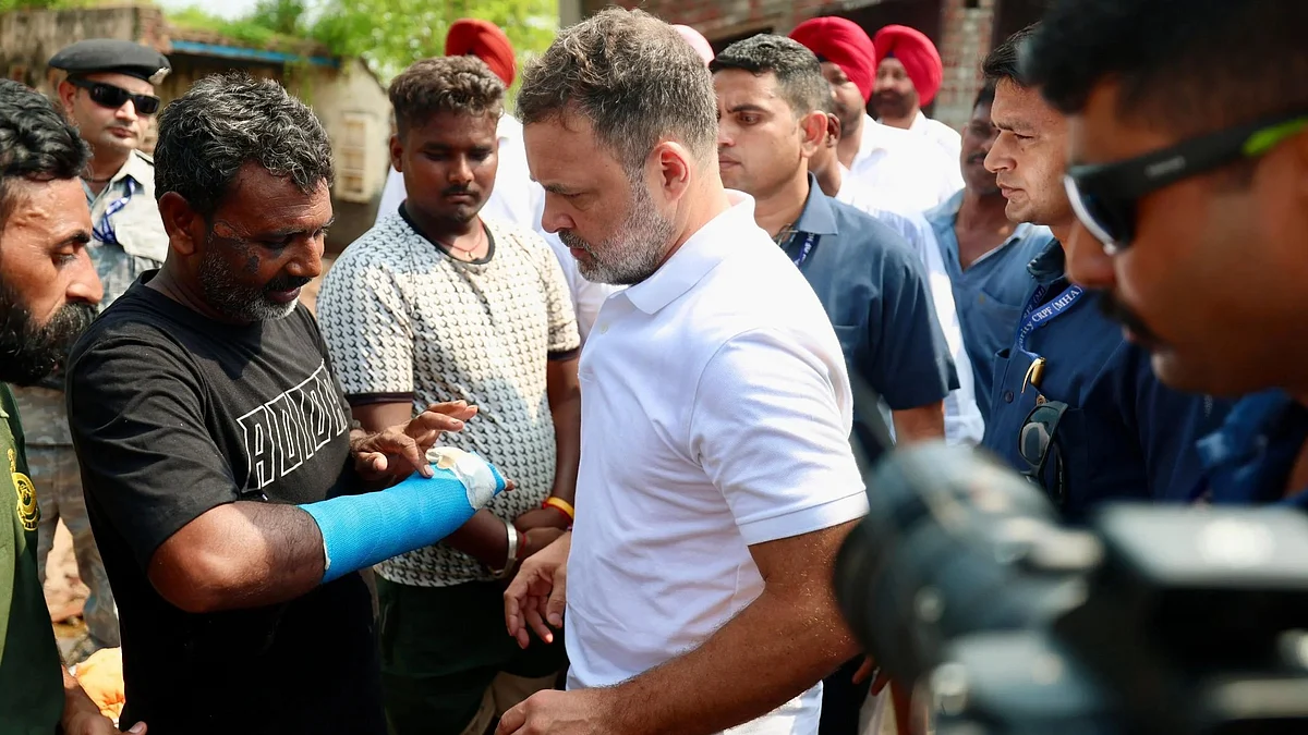Rahul Gandhi meeting flood victims in Punjab