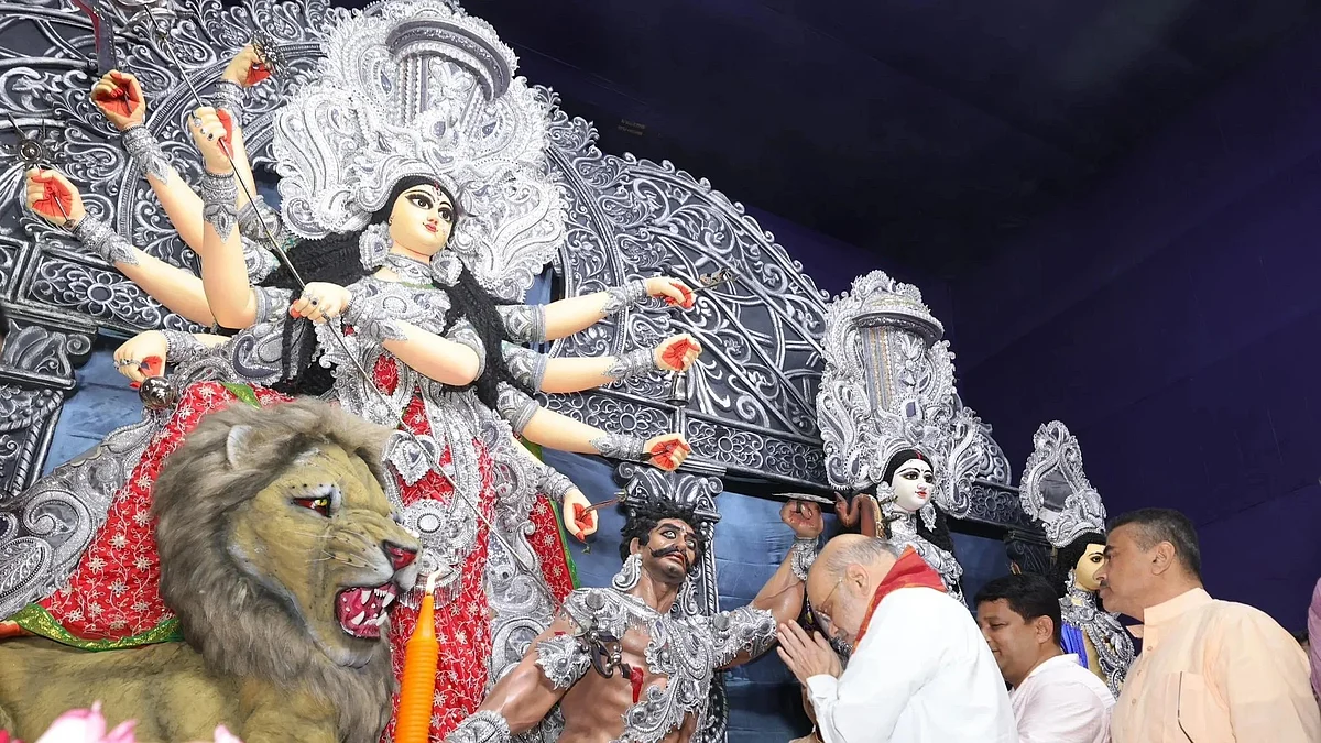 In 2023, the same committee made headlines for replicating Ayodhya’s Ram Mandir, also unveiled by Shah