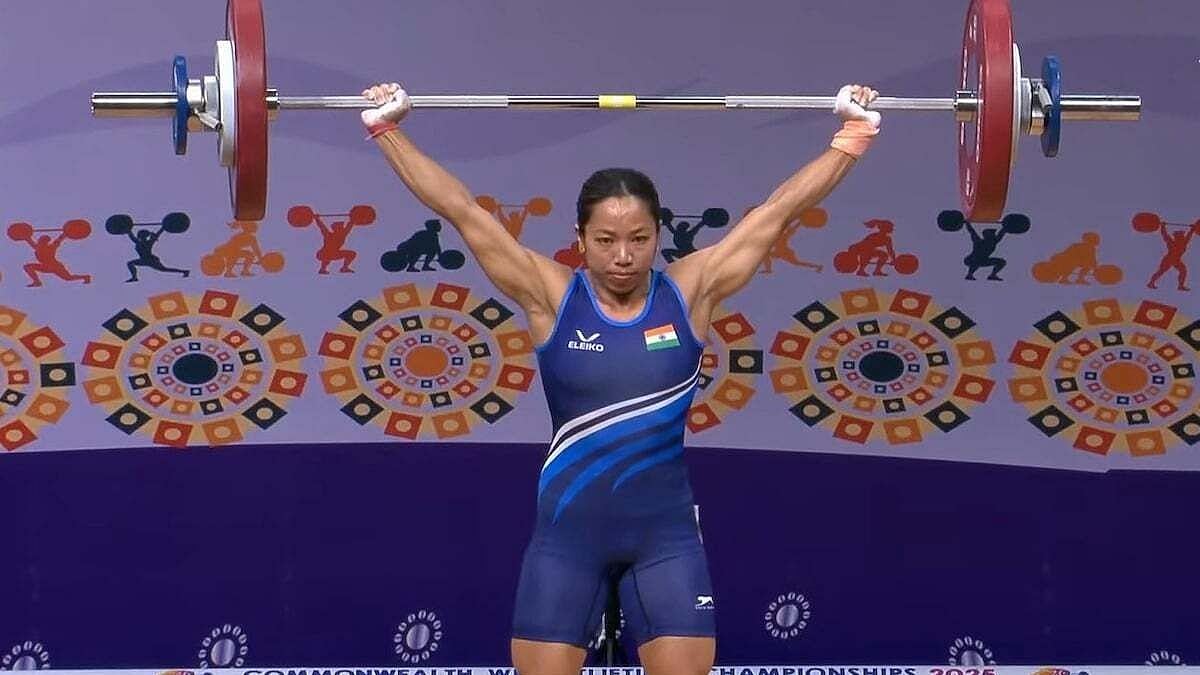 Mirabai Chanu in action.
