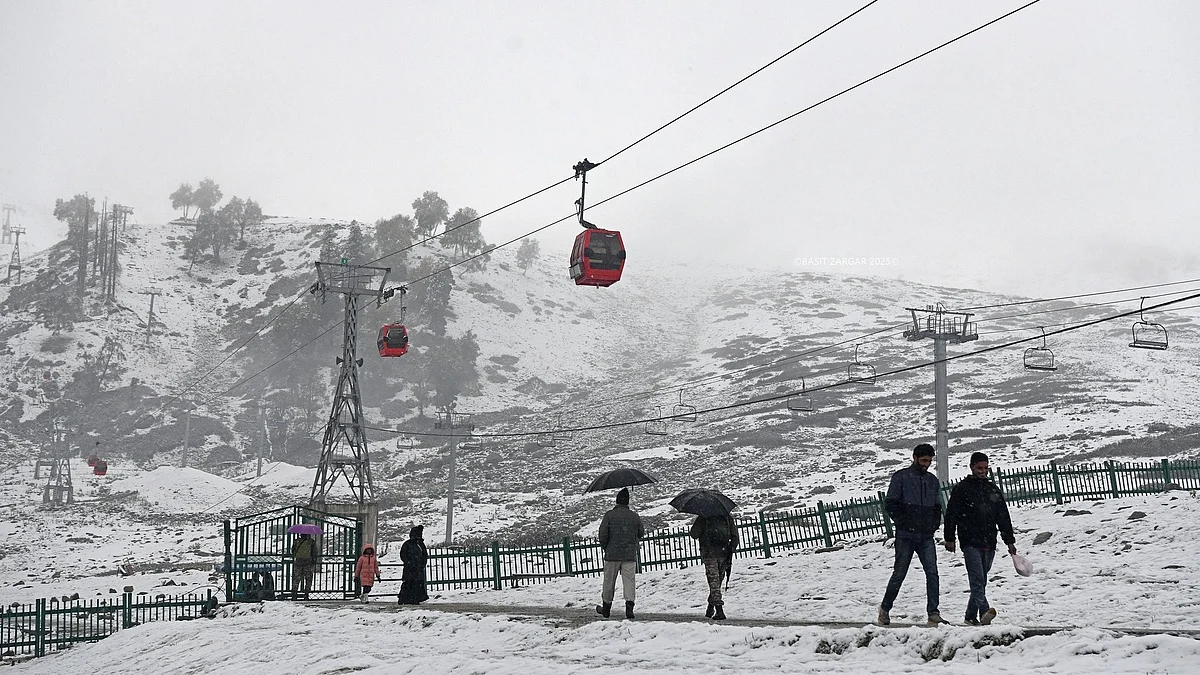 Fresh snowfall in Kashmir