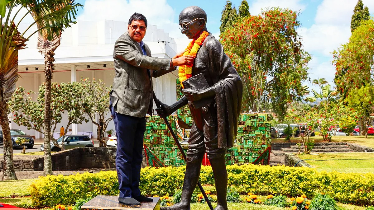 CJI Gavai garlands a statue of Mahatma Gandhi in New Delhi, 2 Oct 2025
