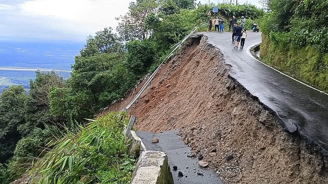 Subsidence takes half a road down on Darjeeling’s slopes