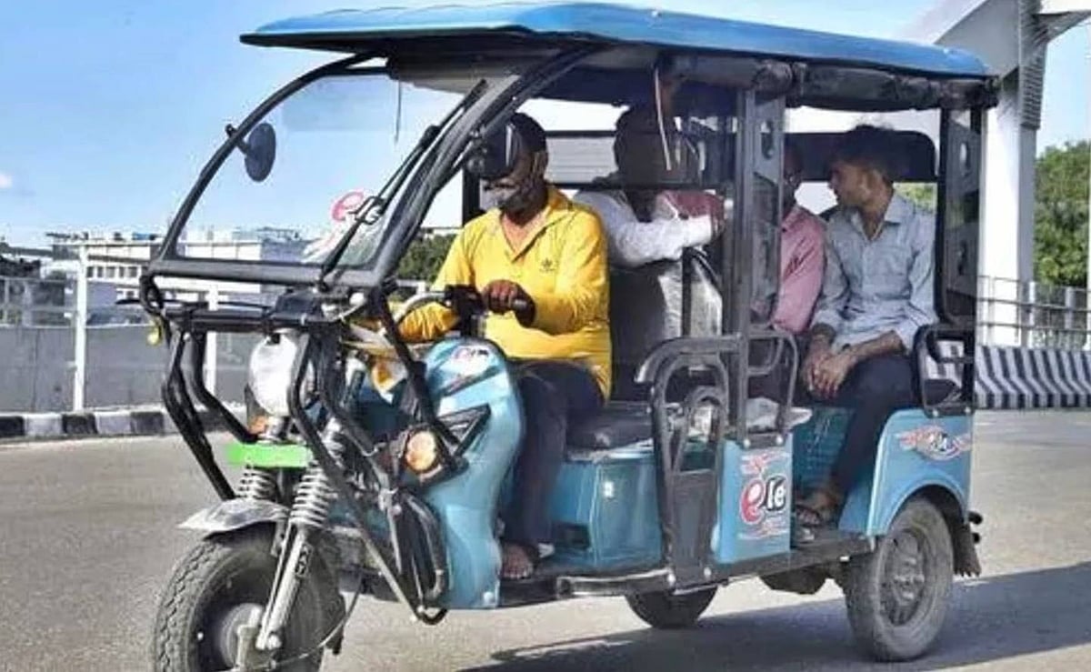 There are over 10 lakh e-rickshaws plying in West Bengal. 