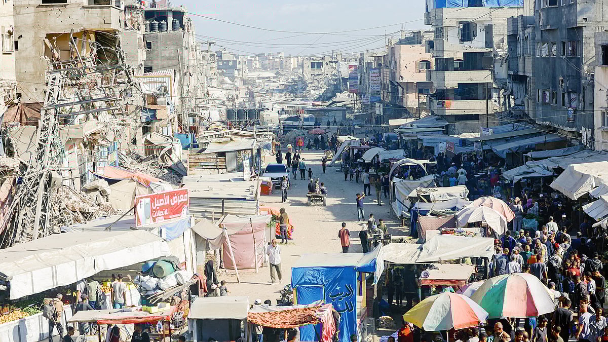 Palestinians return to the ruins of their homes in Gaza after the ceasefire, 15 October 2025