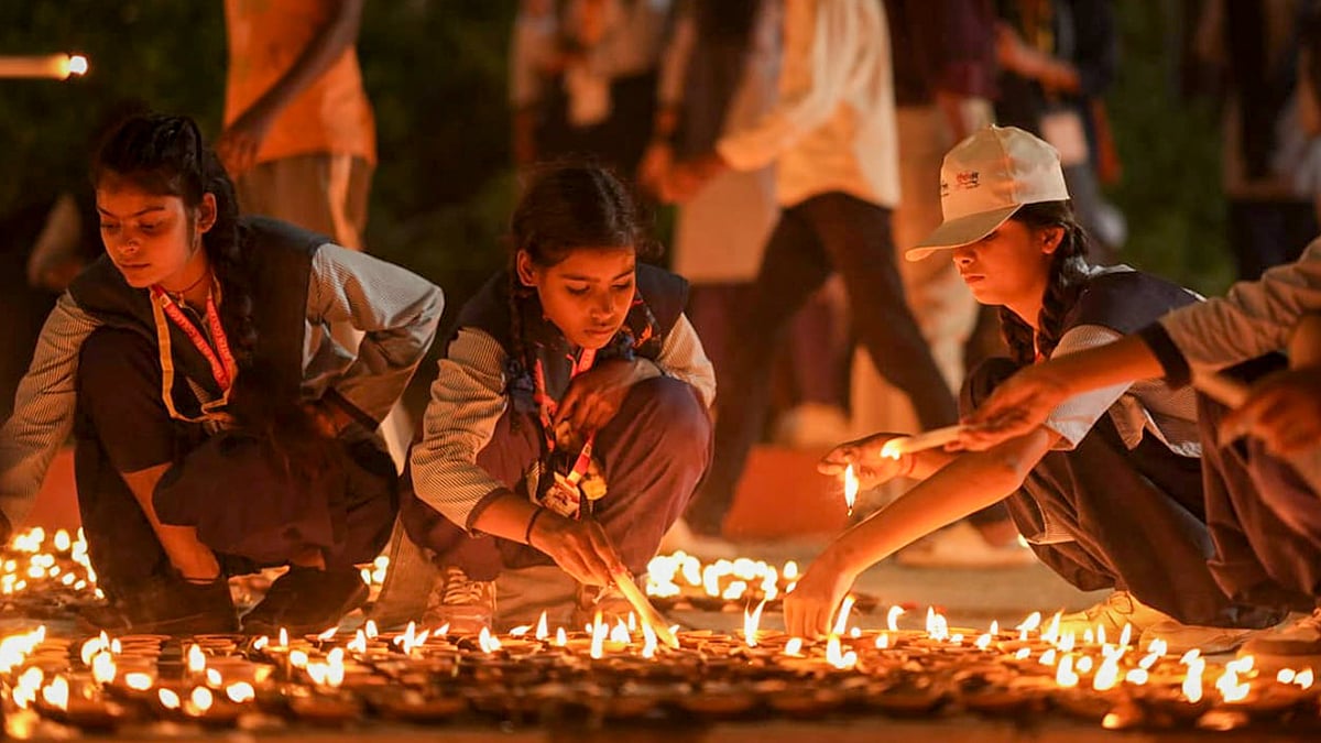 New world record with 26.17 lakh diyas, 2,128 people performing aarti together