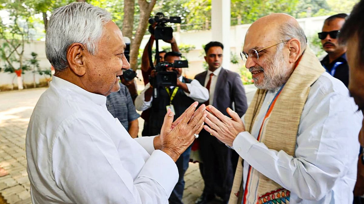 Amit Shah meets Bihar CM Nitish Kumar, in Patna, 17 Oct
