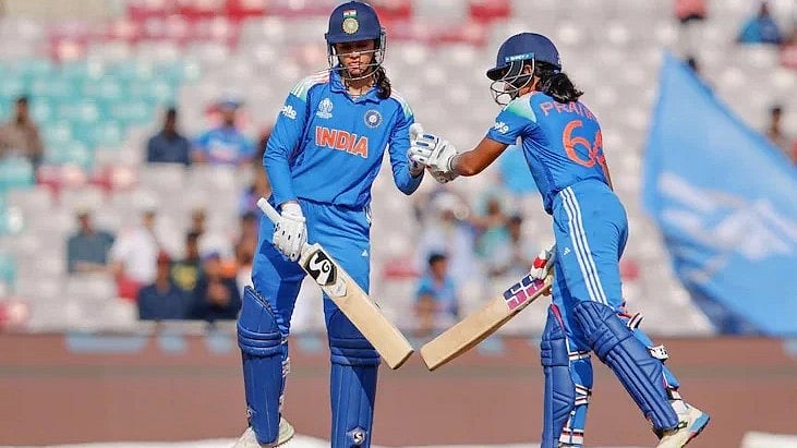 Smriti Mandhana (left) & Pratika Rawal: double trouble for Kiwis