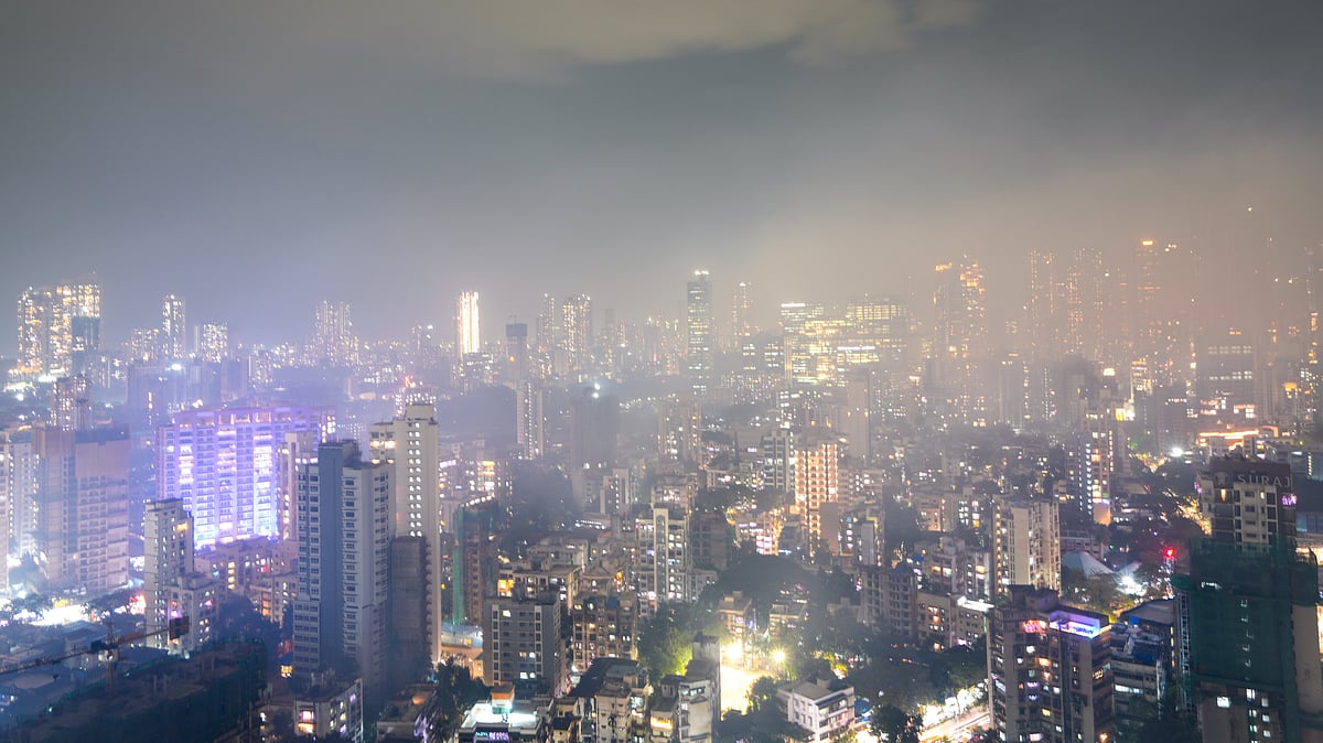 Post-Diwali smog blankets Mumbai, shrouding the city in haze.