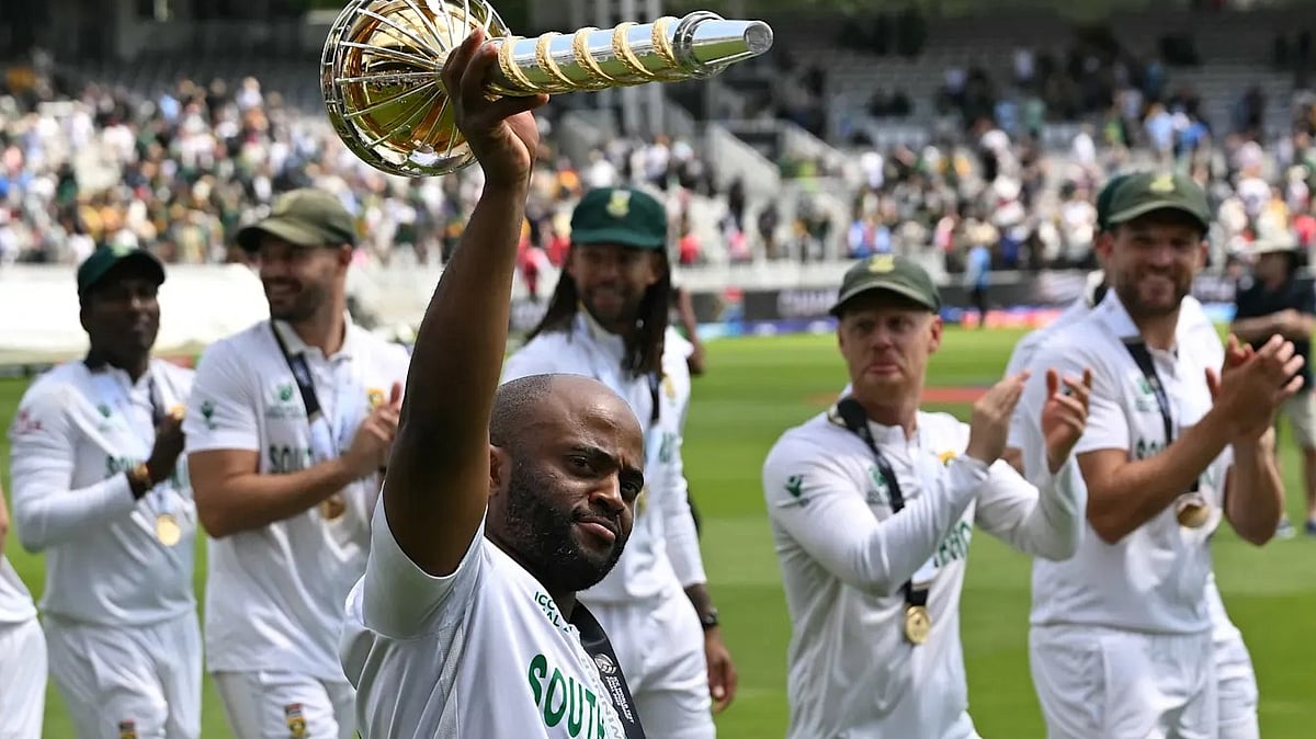 Temba Bavuma with his team after winning the WTC crown at the Lord's earlier this year