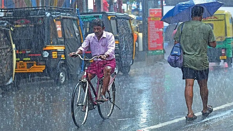Heavy rain, strong winds batter Kerala; fisherman dies off Alappuzha coast