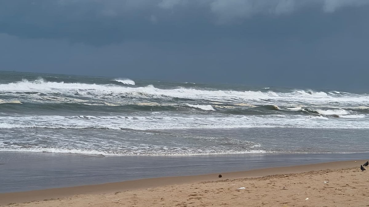 Rough seas due to Cylone Montha