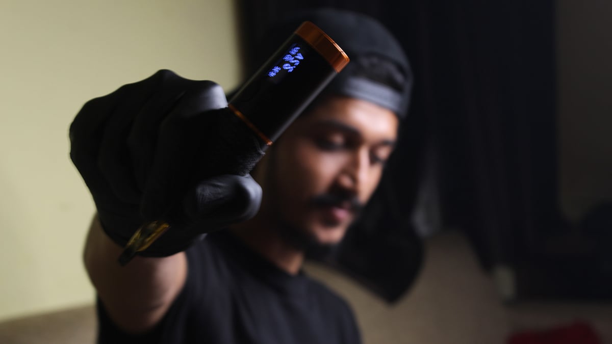 Jimmy Kalyana: the artist with his needle