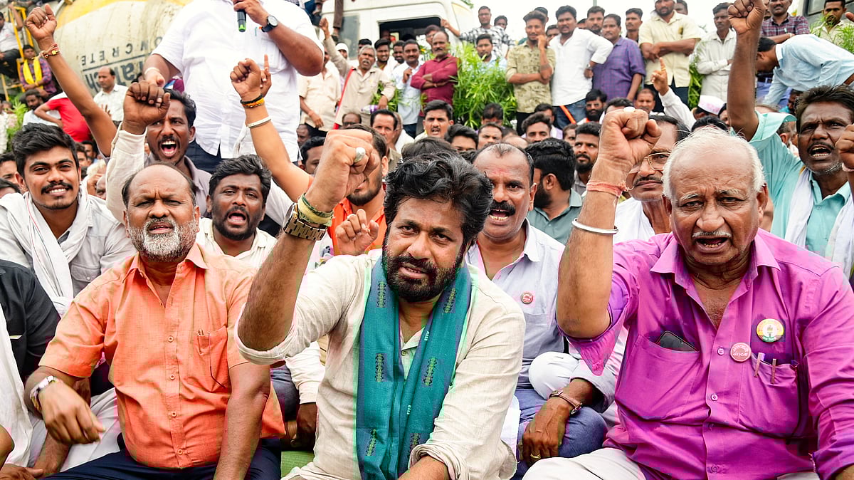 Farmers to 'obey court, go to jail', says Kadu after HC order to clear highway