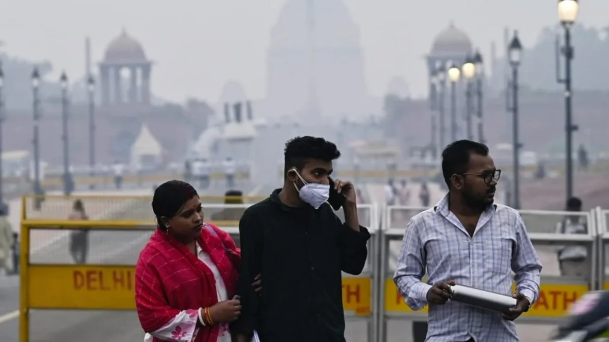 The 24-hour average AQI, measured at 4 pm, dropped slightly from 294 on Tuesday