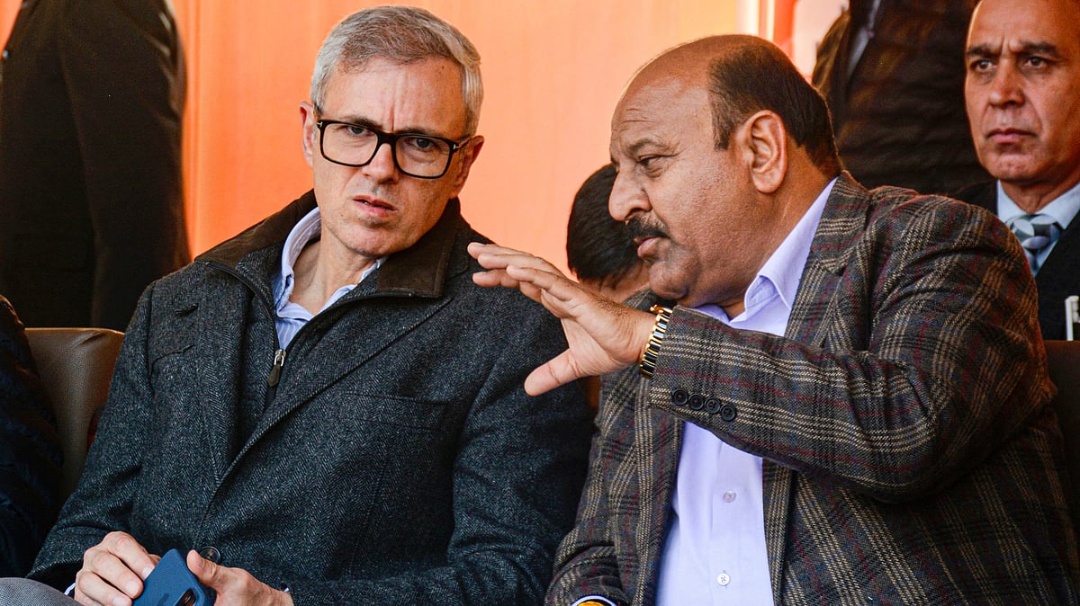 'Statehood no excuse for not working,' says LG Sinha; 'How long must we wait?' asks Abdullah