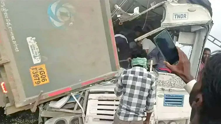 The damaged vehicles in Ranga Reddy district.