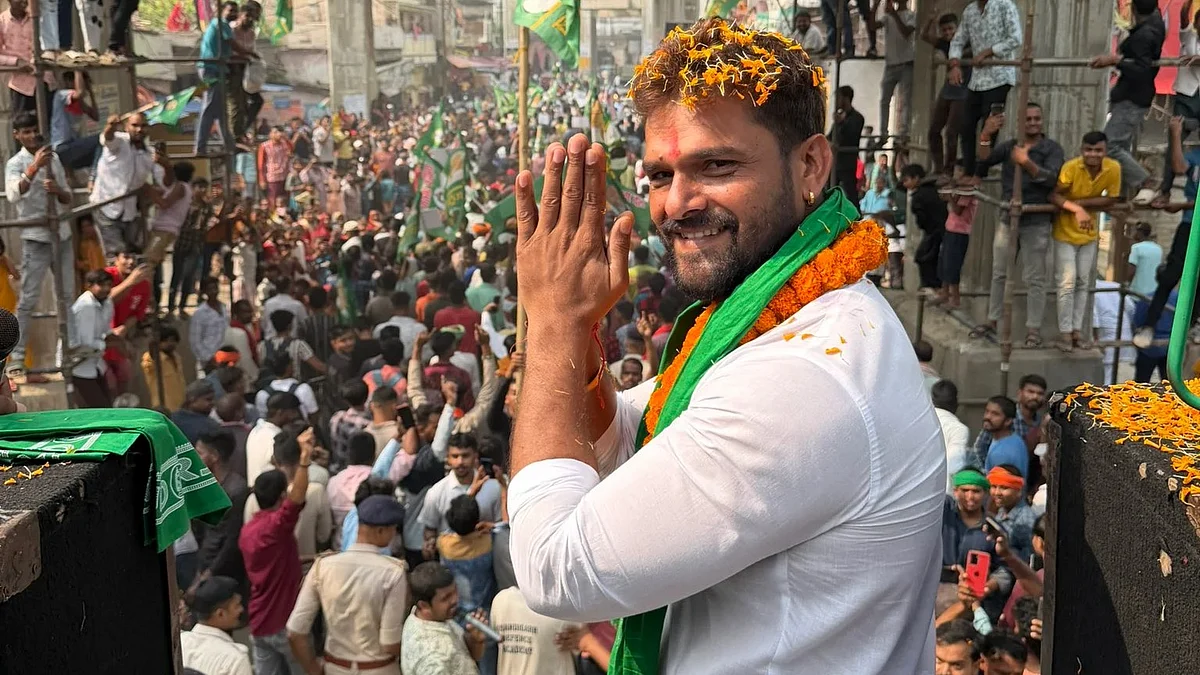 Khesari Lal Yadav on the campaign trail