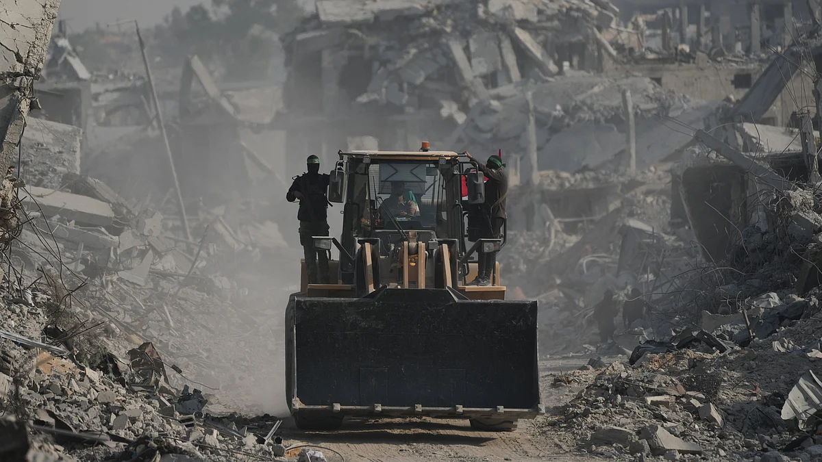 Hamas militants and Egyptian workers search for Israeli hostages’ bodies in Gaza.