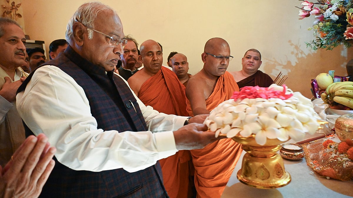 Congress president Mallikarjun Kharge offers prayers at Mahabodhi Temple in Bodh Gaya.