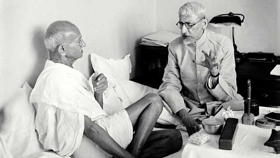 Maulana Abul Kalam Azad with Mahatma Gandhi