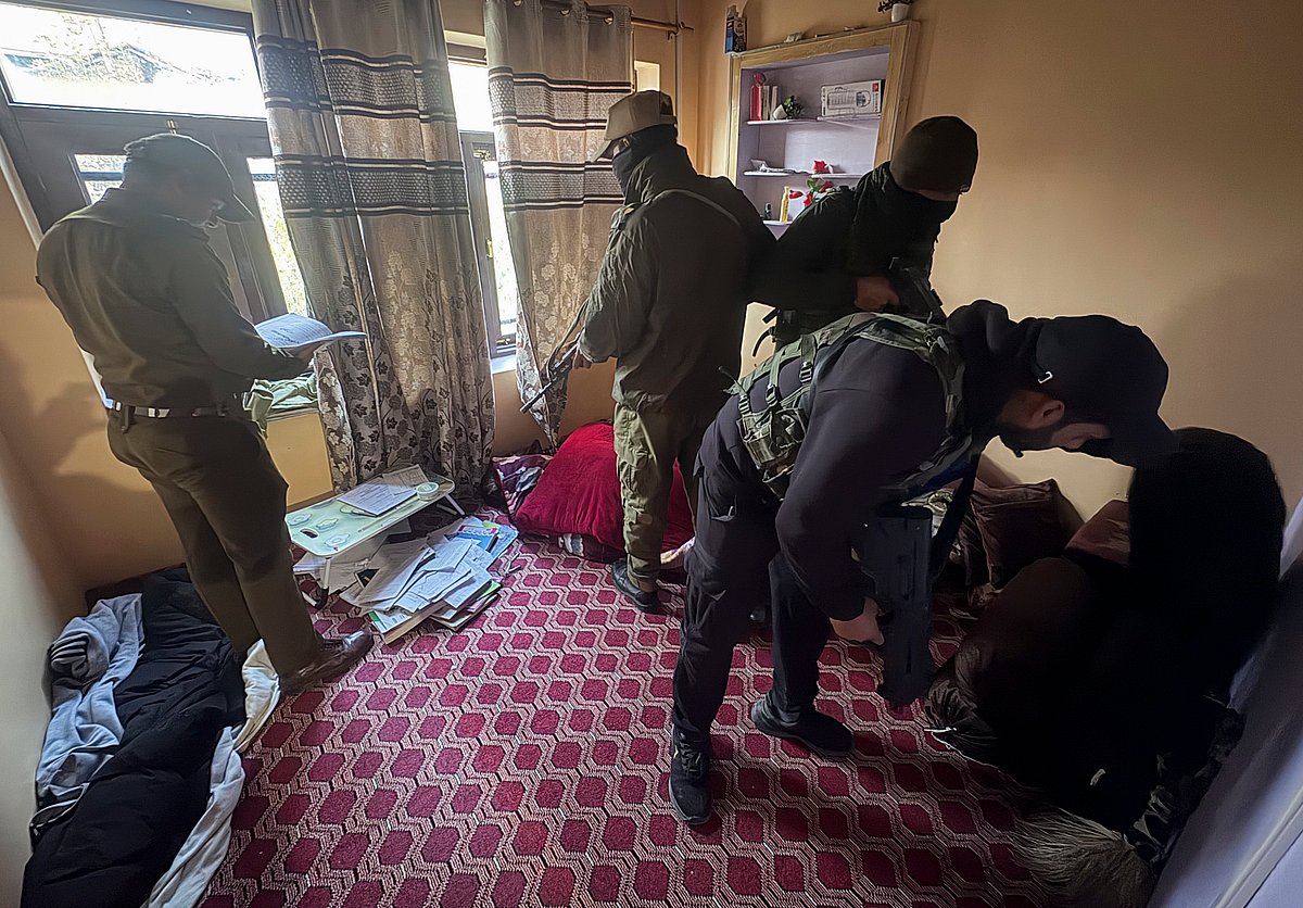 Kashmir police steps up crackdown on Jamaat-e-Islami, raids over 300 spots