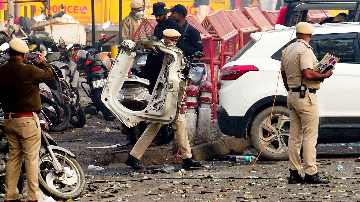 Delhi blast victims report hearing damage, more injuries amidst identification of bodies