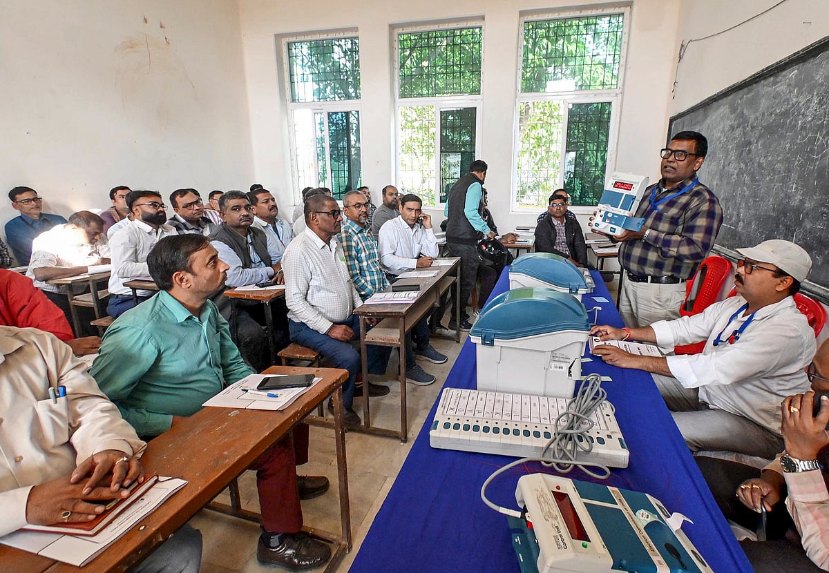 Polling officials at a training session on the eve of counting in Patna (photo: PTI)